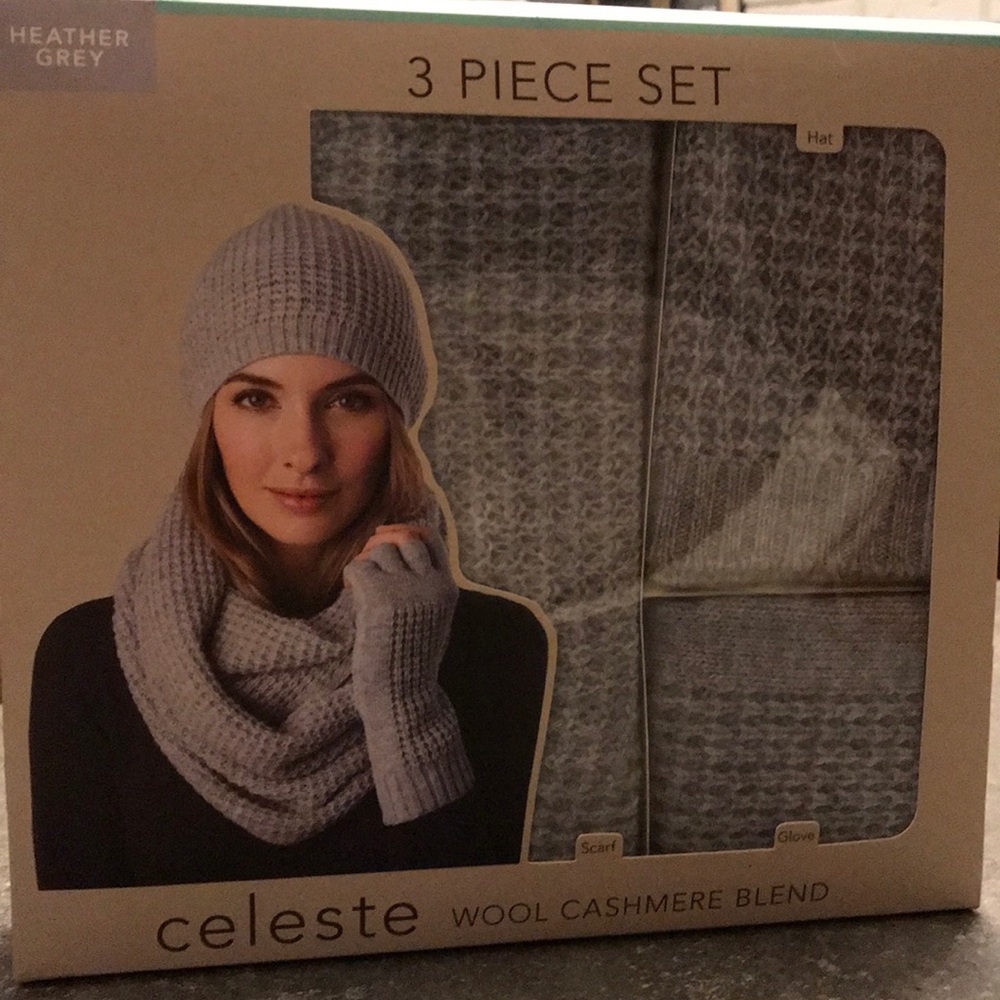 Wool cashmere 3 piece set. Hat, scarf, gloves grey